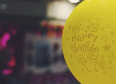 Delicious Birthday Cake for Mom: Celebrate Her Special Day with the Perfect Treat!